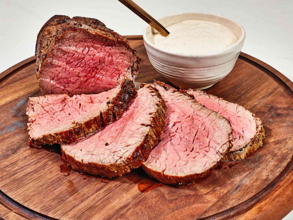 Dishes 8756280 easy roasted beef tenderloin dotdash meredith food studios 4x3 ec01e62712a846d2bee43ed67f3fab6b