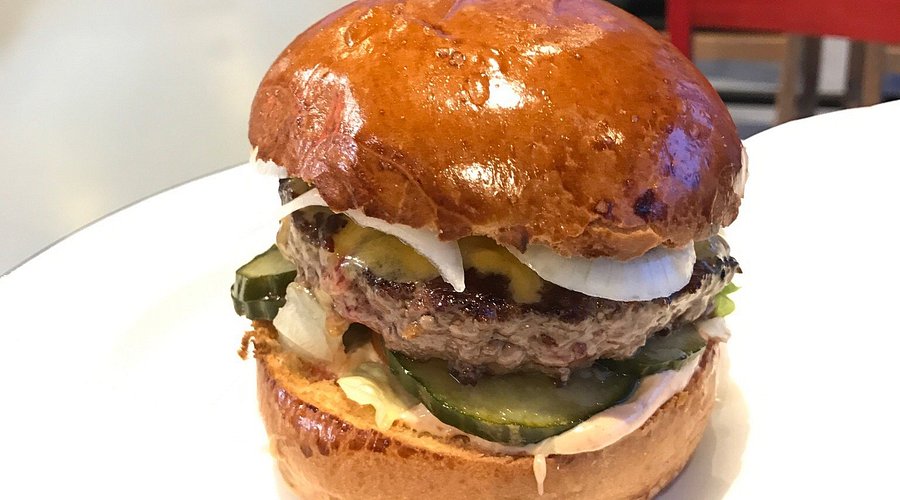 Dishes cheeseburger